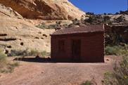 Capitol Reef Benuhin Cabin