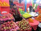 bazar le soir à Chittagong