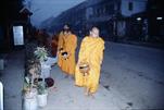 Luang Prabang offrandes à l'Aube