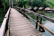 pont de bois et maisons flottantes