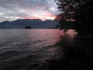 coucher de soleil sur le lac Maninjau coucher de soleil sur le lac Maninjau