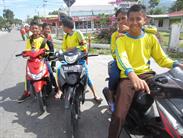jeunes à moto jeunes à moto